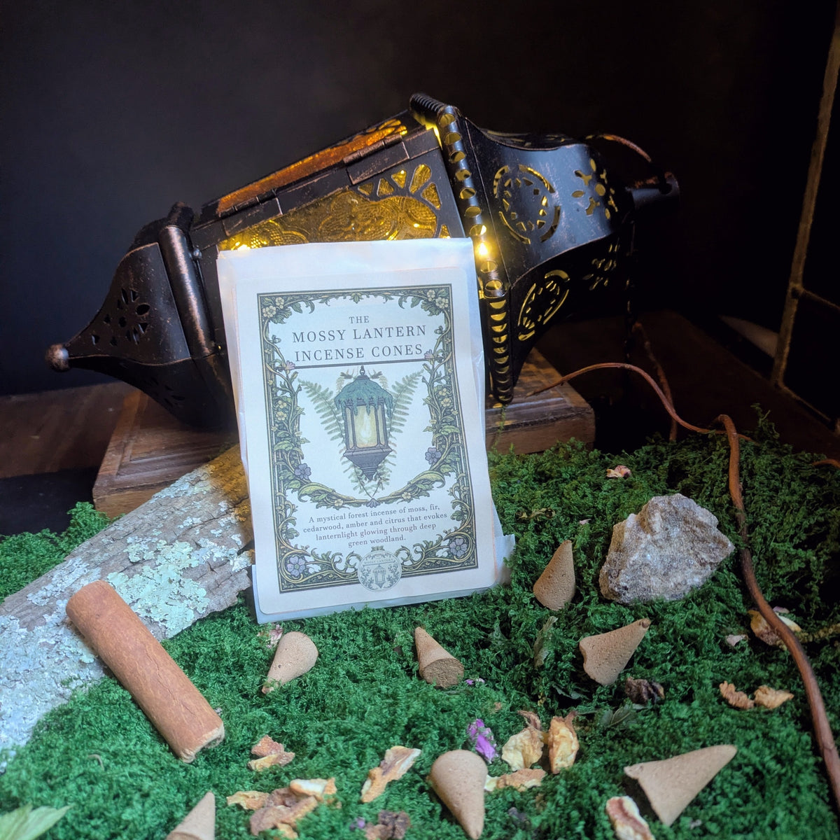 The Mossy Lantern (Cedarwood + Cinnamon + Orange) Natural Incense Cones